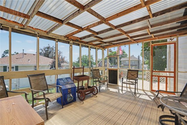 1705 7th Avenue, Belle Plaine, IA 52208