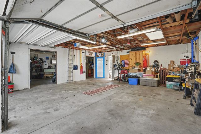 1705 7th Avenue, Belle Plaine, IA 52208