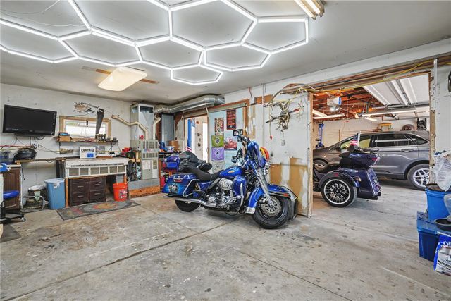 1705 7th Avenue, Belle Plaine, IA 52208
