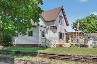 1705 7th Avenue, Belle Plaine, IA 52208