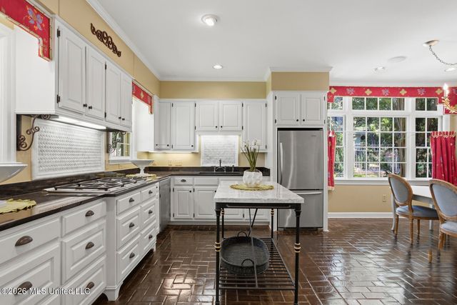 4064 Eastwood Drive, Jackson, MS 39211