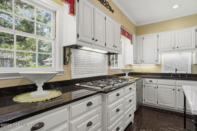 4064 Eastwood Drive, Jackson, MS 39211