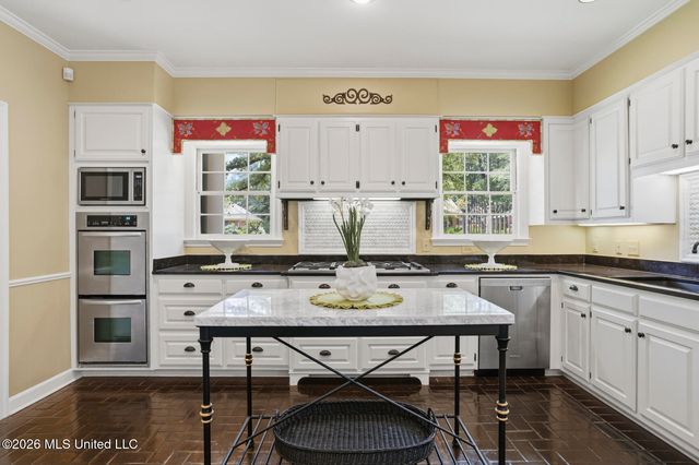 4064 Eastwood Drive, Jackson, MS 39211