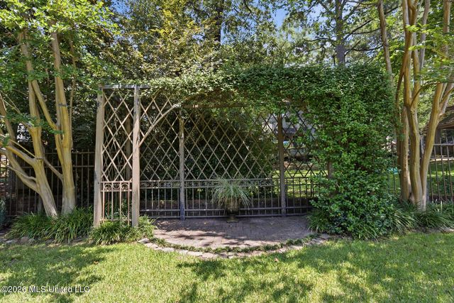 4064 Eastwood Drive, Jackson, MS 39211