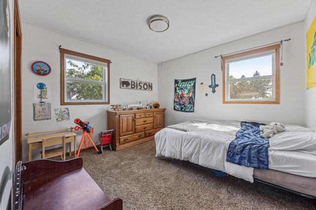 1221 1st Street N, Casselton, ND 58012