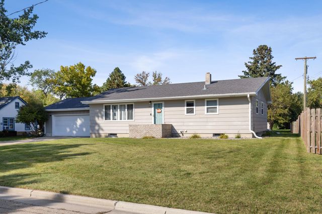 1221 1st Street N, Casselton, ND 58012