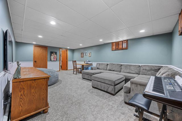 1221 1st Street N, Casselton, ND 58012