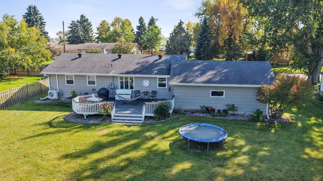 1221 1st Street N, Casselton, ND 58012