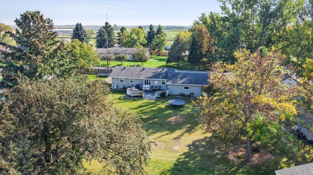 1221 1st Street N, Casselton, ND 58012