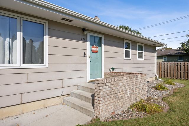 1221 1st Street N, Casselton, ND 58012