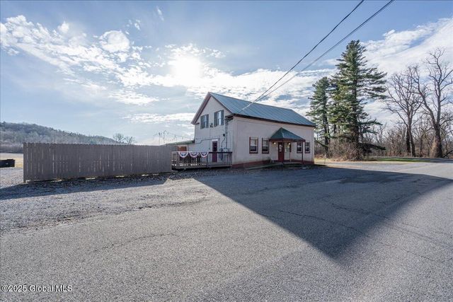 42 Old Schuylerville Road, Easton, NY 12834