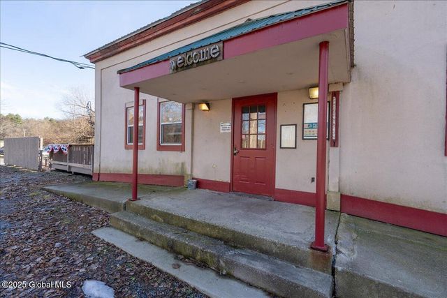 42 Old Schuylerville Road, Easton, NY 12834