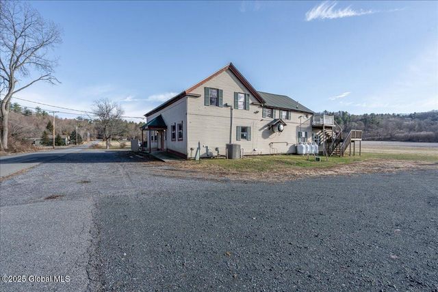 42 Old Schuylerville Road, Easton, NY 12834