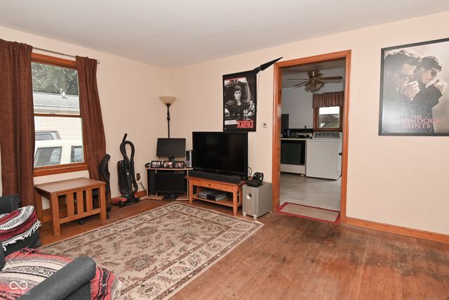 853 Hiatt Avenue, Greenwood, IN 46143