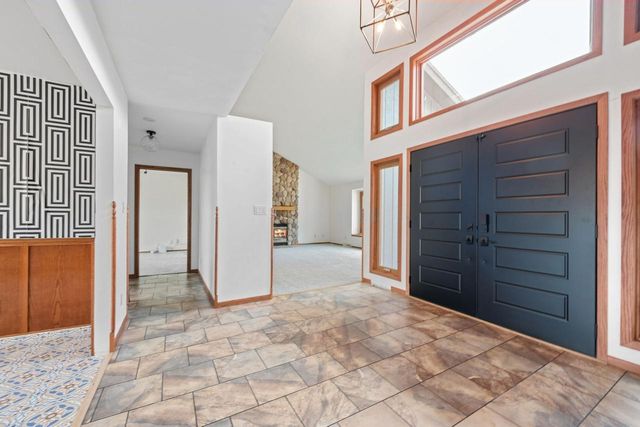 2790 152nd STREET, New Berlin, WI 53151