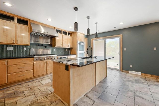 2790 152nd STREET, New Berlin, WI 53151