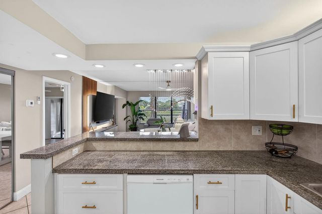 2314 S Cypress Bend Drive 114, Pompano Beach, FL 33069