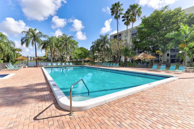 2314 S Cypress Bend Drive 114, Pompano Beach, FL 33069