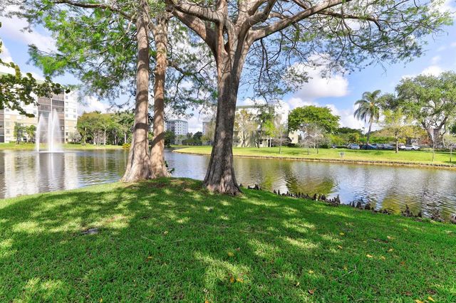 2314 S Cypress Bend Drive 114, Pompano Beach, FL 33069