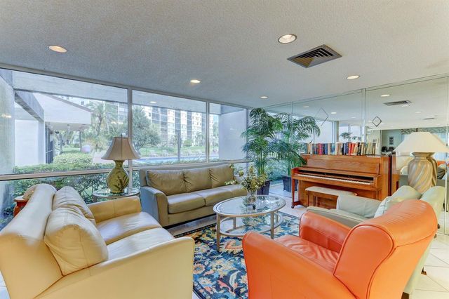 2314 S Cypress Bend Drive 114, Pompano Beach, FL 33069