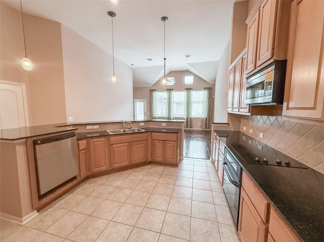 2426 Clippers Square, Houston, TX 77058