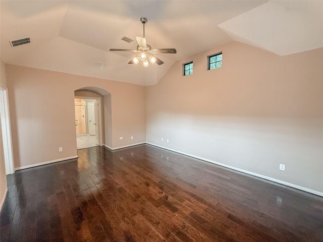 2426 Clippers Square, Houston, TX 77058