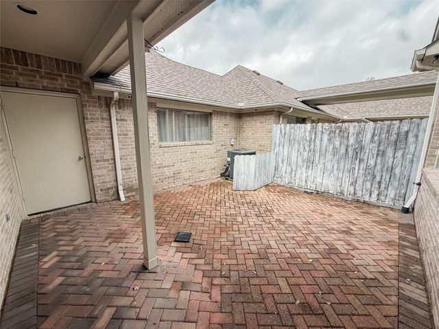 2426 Clippers Square, Houston, TX 77058