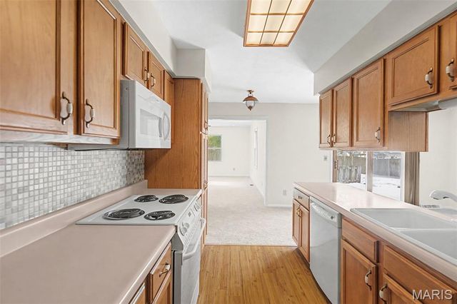 2339 Chadwick Drive, Alton, IL 62002