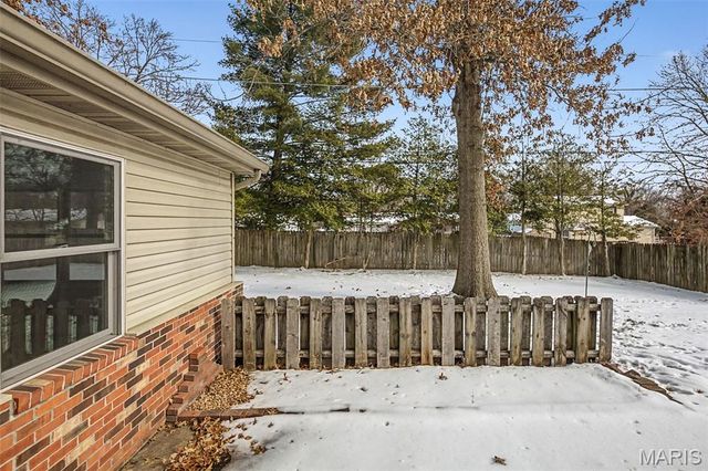 2339 Chadwick Drive, Alton, IL 62002