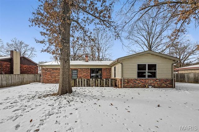 2339 Chadwick Drive, Alton, IL 62002