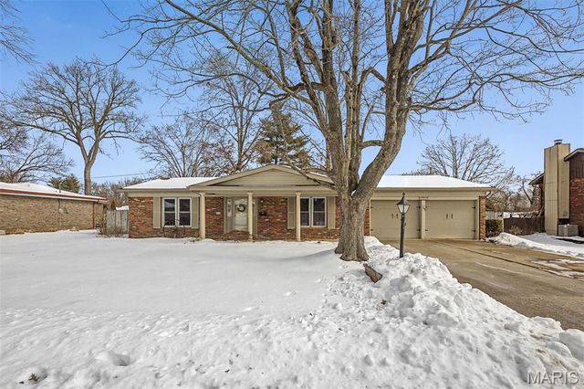 2339 Chadwick Drive, Alton, IL 62002