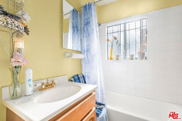 1110 E 107th Street, Los Angeles, CA 90002