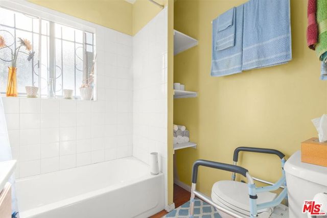 1110 E 107th Street, Los Angeles, CA 90002