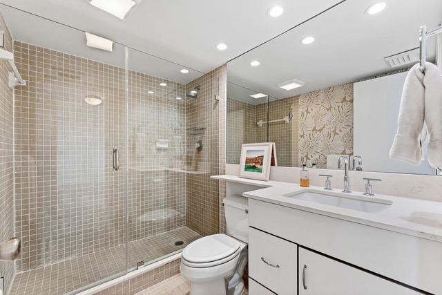 5200 N Flagler Drive 1406, West Palm Beach, FL 33407