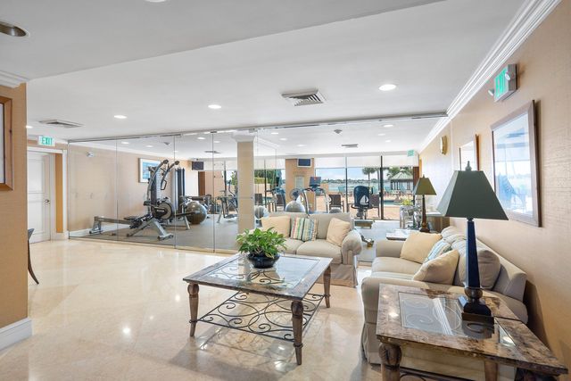 5200 N Flagler Drive 1406, West Palm Beach, FL 33407