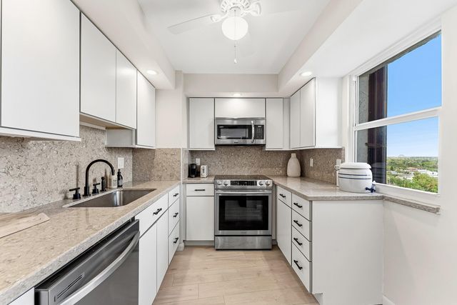 5200 N Flagler Drive 1406, West Palm Beach, FL 33407