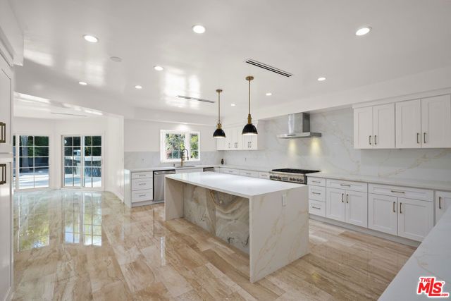 5545 Aura Avenue, Tarzana (los Angeles), CA 91356