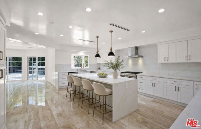 5545 Aura Avenue, Tarzana (los Angeles), CA 91356