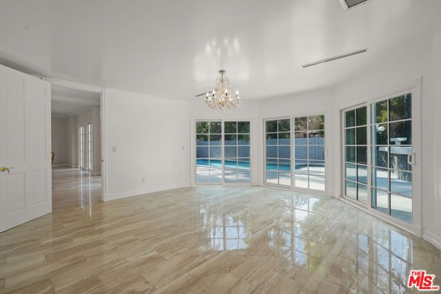 5545 Aura Avenue, Tarzana (los Angeles), CA 91356