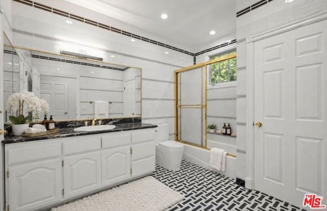 5545 Aura Avenue, Tarzana (los Angeles), CA 91356