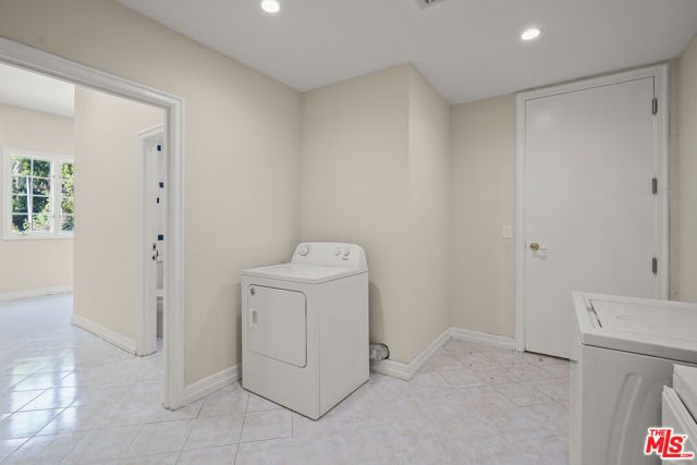 5545 Aura Avenue, Tarzana (los Angeles), CA 91356