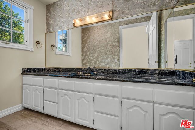 5545 Aura Avenue, Tarzana (los Angeles), CA 91356