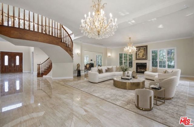 5545 Aura Avenue, Tarzana (los Angeles), CA 91356