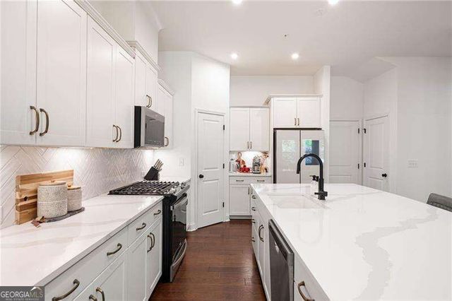203 Holden Way, Woodstock, GA 30189