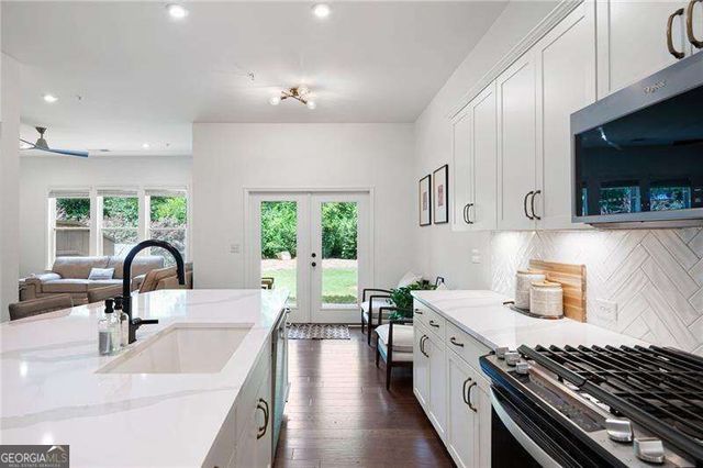 203 Holden Way, Woodstock, GA 30189