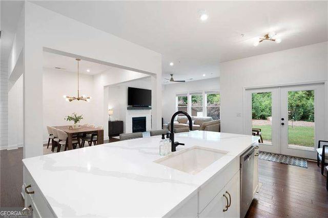 203 Holden Way, Woodstock, GA 30189