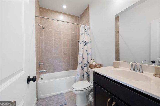 203 Holden Way, Woodstock, GA 30189