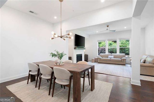 203 Holden Way, Woodstock, GA 30189