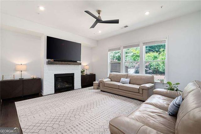 203 Holden Way, Woodstock, GA 30189