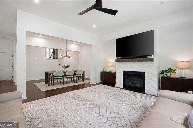 203 Holden Way, Woodstock, GA 30189